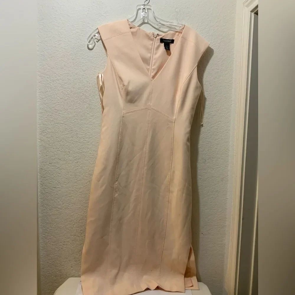 White House Black Market Scuba light pink Dress size 4